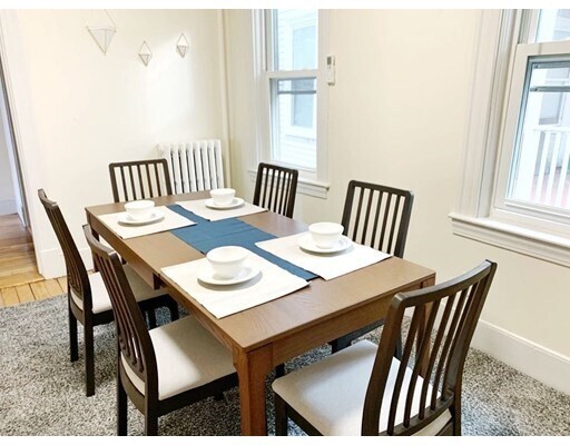 Foto principal - 372 Harvard St