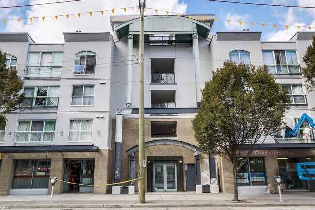 Building Photo - 511 7th Av W