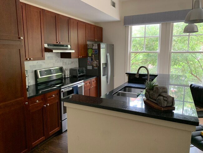 Foto del edificio - 925 Garrett St SE
