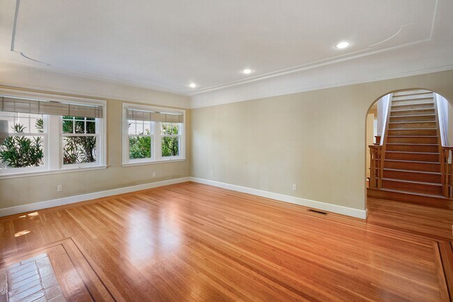 Foto del edificio - 253 Seale Ave