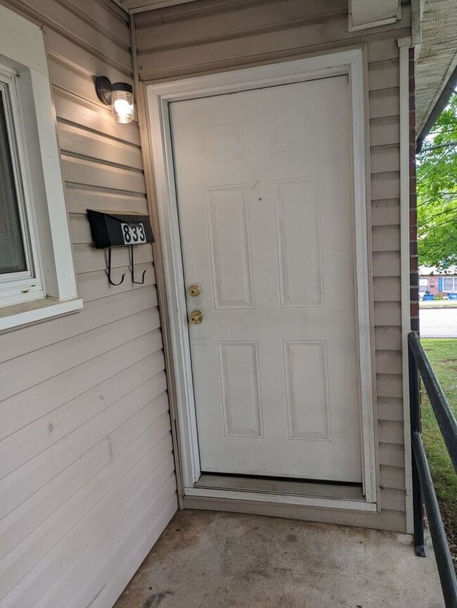 Building Photo - 2BD/1BA Unit in HIckory