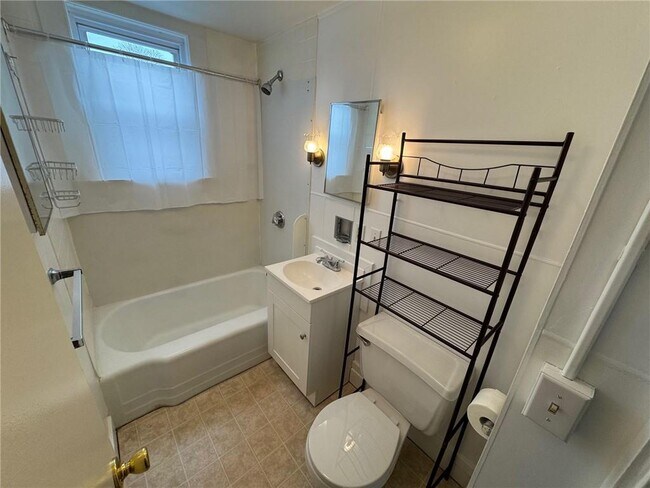 Foto del edificio - 115 Sweet Ave