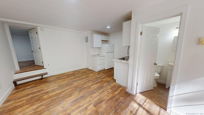 Building Photo - 26 Sunset Terrace