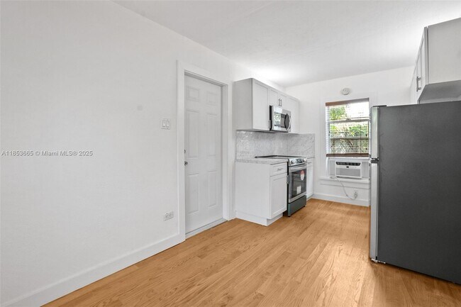 Foto del edificio - 1721 SW 21st Ter