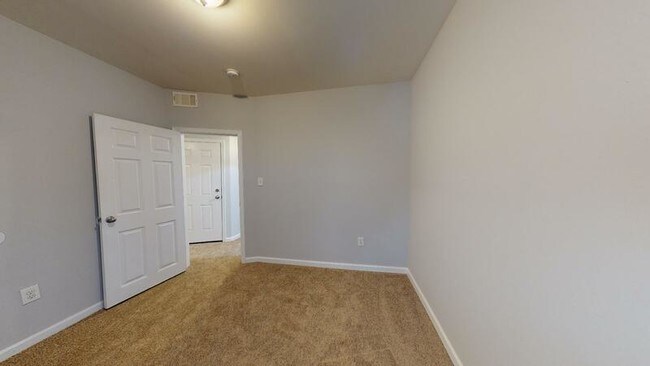 Foto del edificio - 1348 Homestead St
