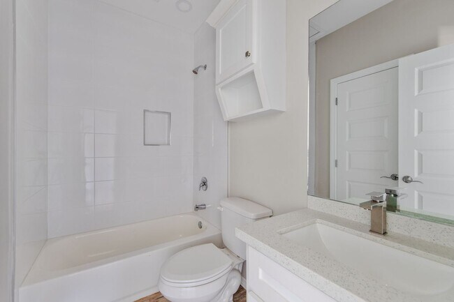 Foto del edificio - 2425 North Valley Circle, UNIT A