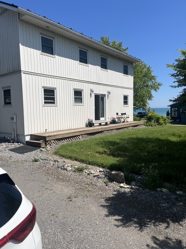 Building Photo - 113 Ruttan Rd