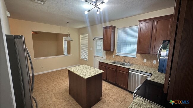 Foto del edificio - 834 Red Fern Dr