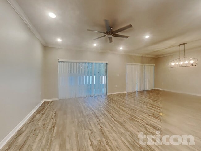 Foto del edificio - 223 Jackson Lp