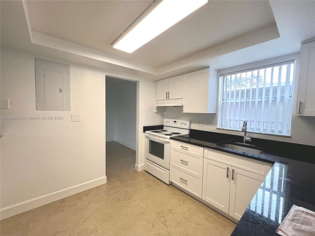 Photo - 3100 Riverside Dr Apartment