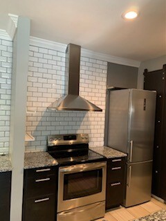 Kitchen Wall - 4034 Rawlins St