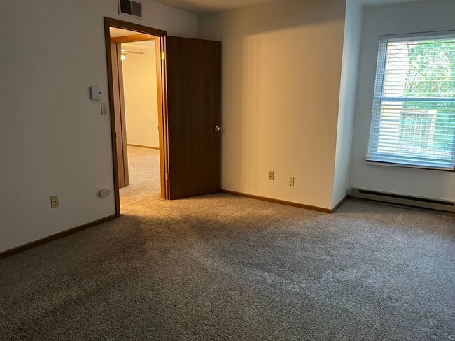 Bedroom - College Court Apartments