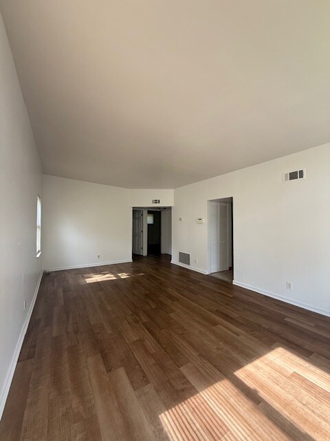 Foto del edificio - 7371 Wayne Ave