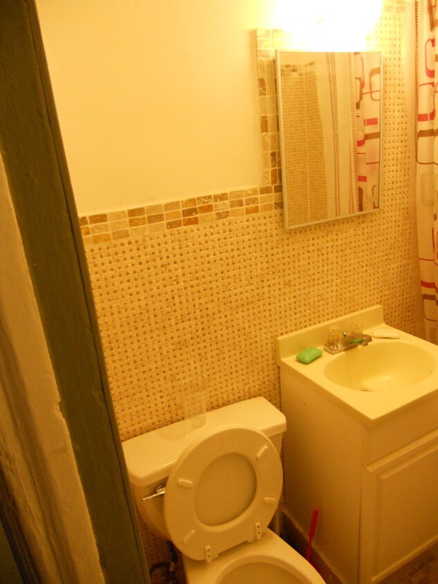 Foto principal - 31-42 103rd St