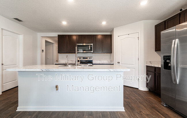 Building Photo - 5471 Hollow Birch Dr
