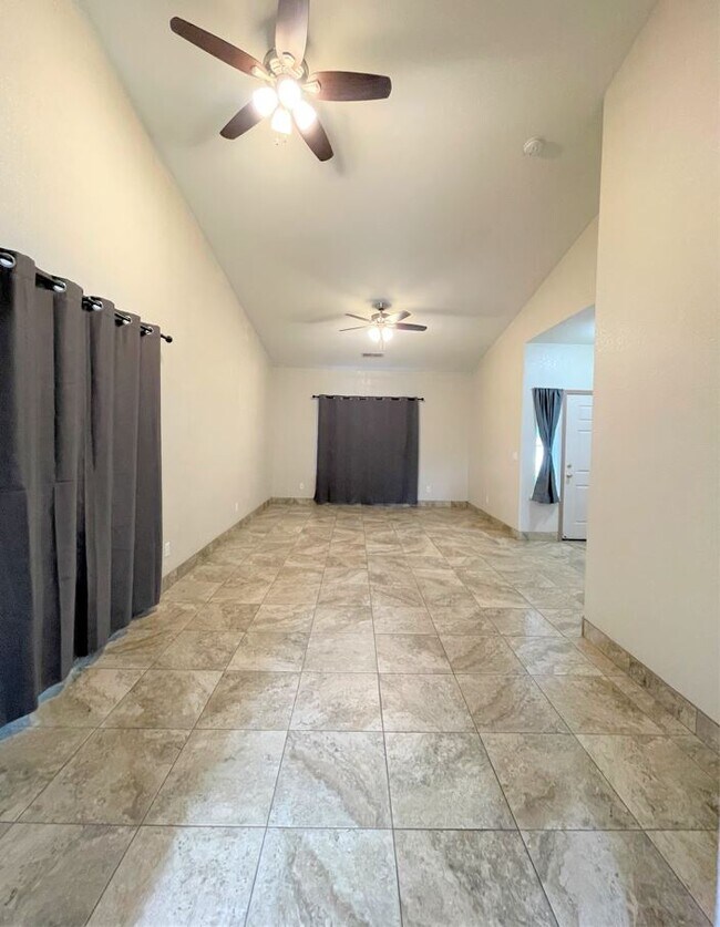 Building Photo - 2843 Colton Ct