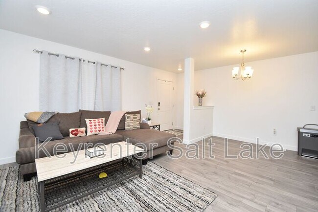 Foto del edificio - 555 N Willow Springs Ave