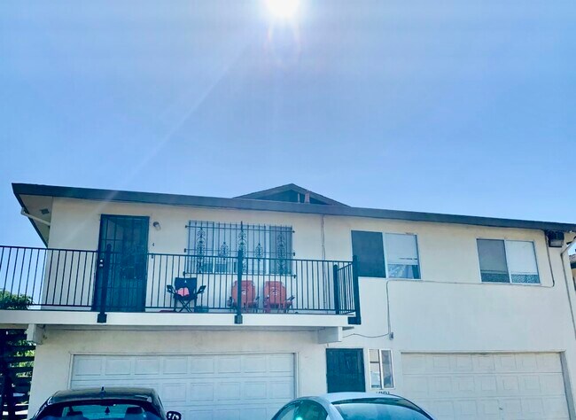 Foto del edificio - 1331 Pinetree Dr
