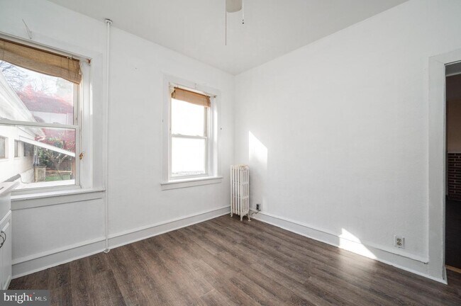 Building Photo - 5836 Henry Ave