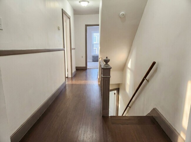 Foto del edificio - 1221 E Philadelphia St