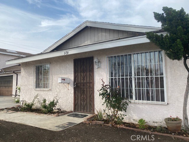 Primary Photo - 9139 Greenleaf Avenue