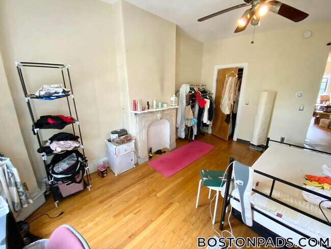 Building Photo - 88 Hammond St