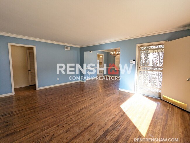 Building Photo - Luxury - 3 Bed / 2 bath Property - Normand...