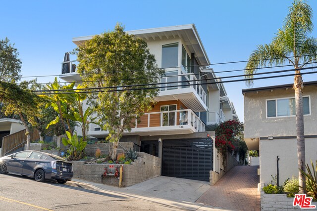 Foto del edificio - 425 Marine St