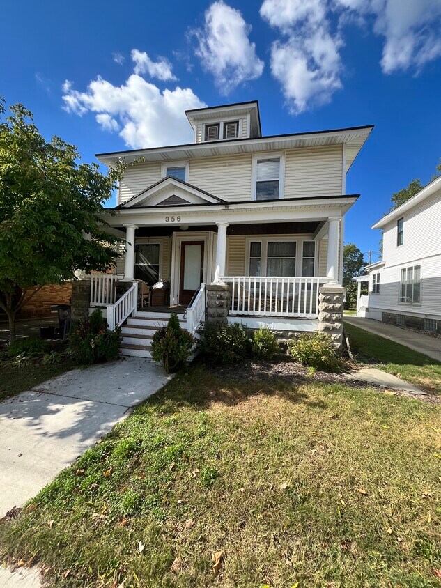 Foto principal - 356 Pine Ave