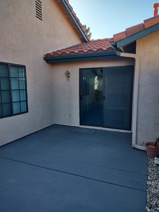 Building Photo - 1073 Moon Shadow Ct