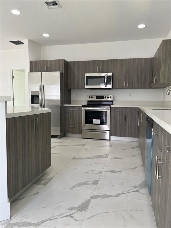 Foto del edificio - 2531 NW 16th Ct