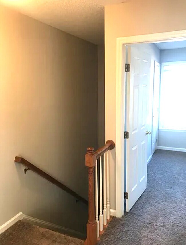 Foto del edificio - 163 Luther Rd