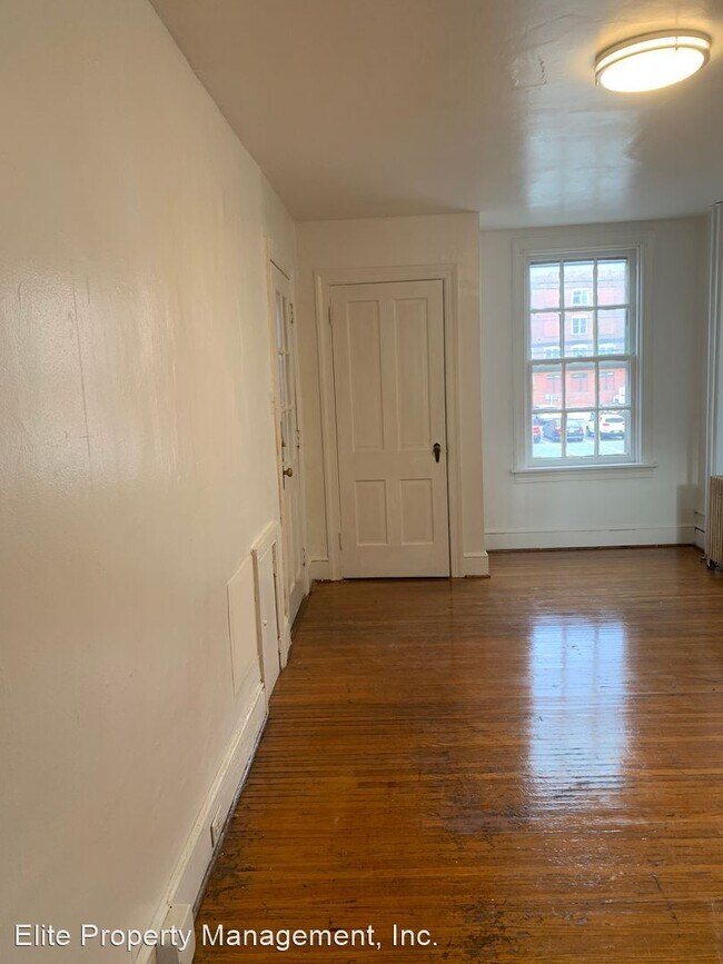 Building Photo - 1 br, 1 bath House - 127 N. Beaver St.  Ap...