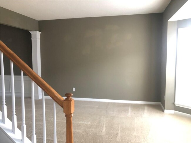 Building Photo - 5871 Haterleigh Dr