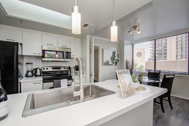 Foto del edificio - 3525 Sage Rd