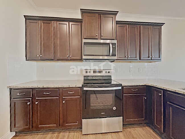 Foto del edificio - 576 Woodall Rd