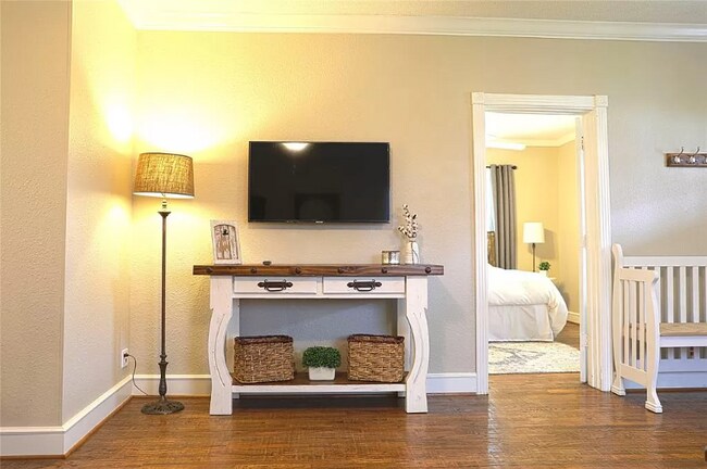 Foto del edificio - 315 W Lucas Rd