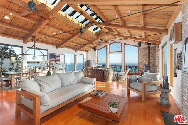 Foto del edificio - 3916 Rambla Orienta