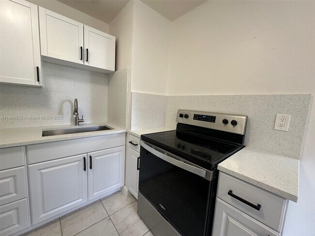 Foto del edificio - 717 NW 5th Ave