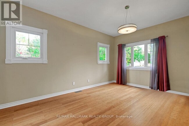 Photo du bâtiment - 2194 Niagara Dr