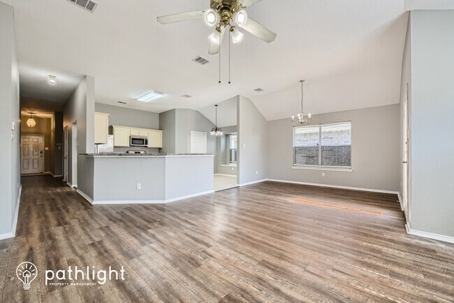 Building Photo - 943 Quail Creek Drive, Grand Prairie, TX, ...