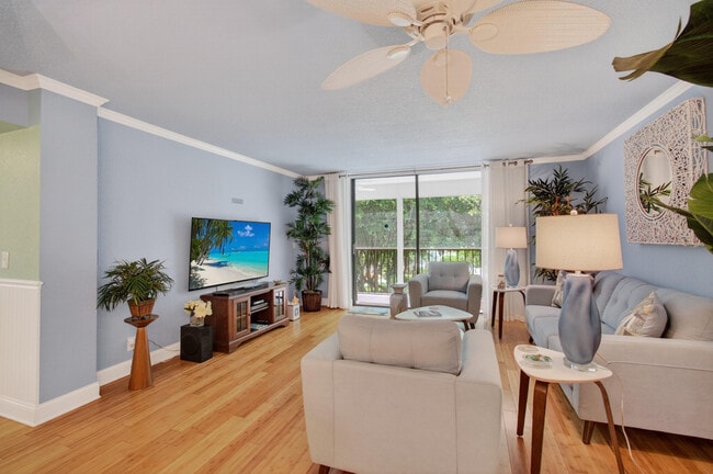 Building Photo - 5250 Las Verdes Cir