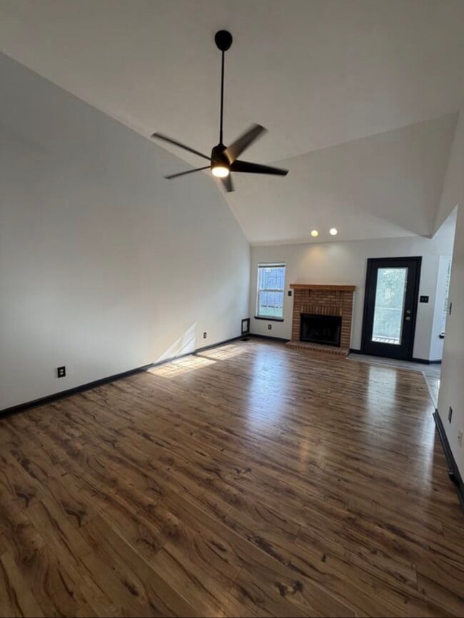 Building Photo - 3531 Sandpiper Dr