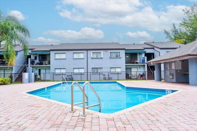 Foto del edificio - 7419 SW 152nd Ave