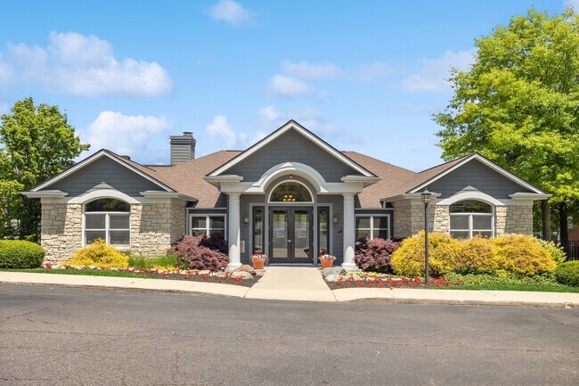 01_1440WKemperRoad_1_Sala de estar_HiRes - Remington Place