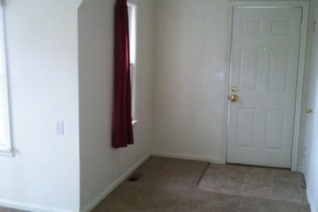 Building Photo - 1245 Parkhill Dr