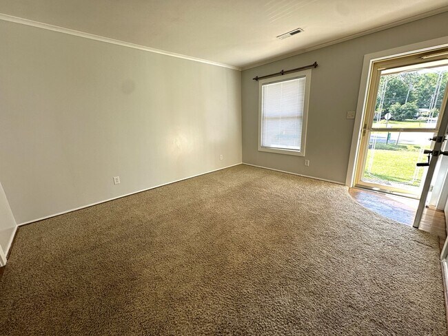 Foto del edificio - 1618 Lexington Dr