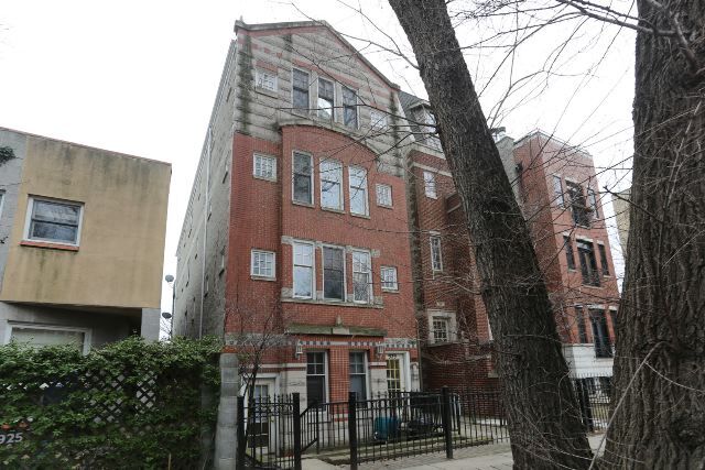 Building Photo - 921 W Wolfram St