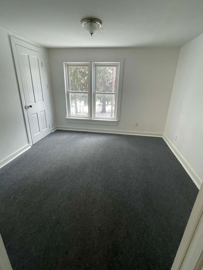 Building Photo - 1104 Anderson Ave