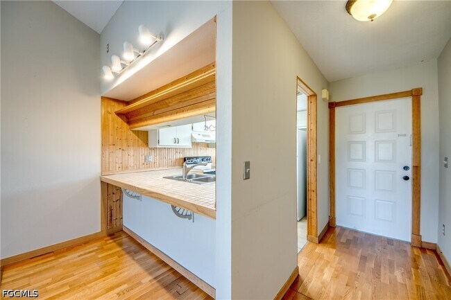 Foto del edificio - 4616 SE 6th Ave